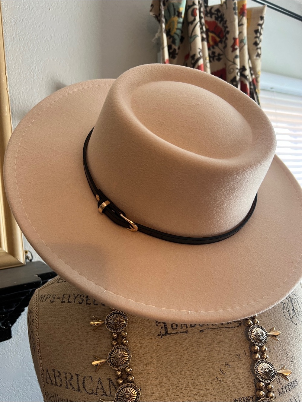 Beige Wide-Brim Wool Felt Hat with Brown Band - Unbranded - Picture 3 of 3